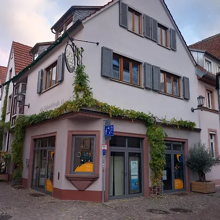 Alte Bahnhofstrasse 12