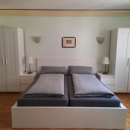 Apartament Alte Bahnhofstrasse 12 *